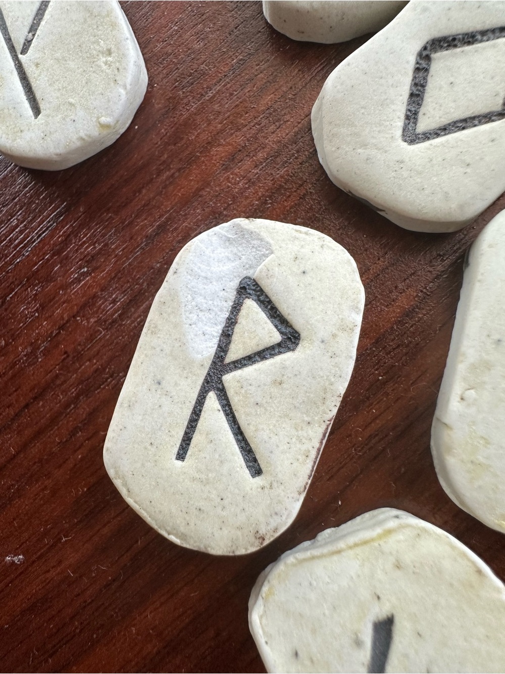 Set of Runes Stones - Picture 5 of 6